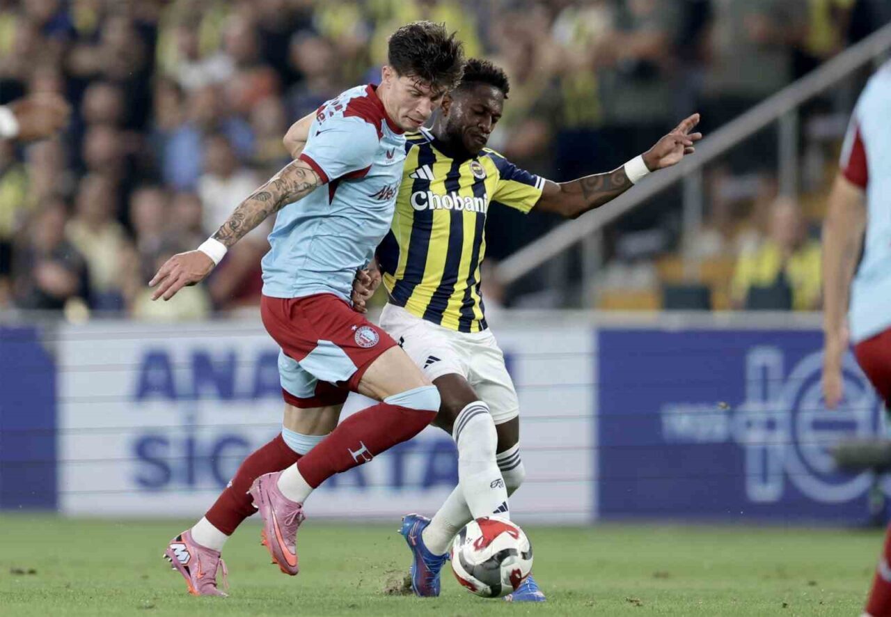 Fenerbahçe, UEFA Şampiyonlar Ligi 3. eleme turu ikinci maçında Feyenoord