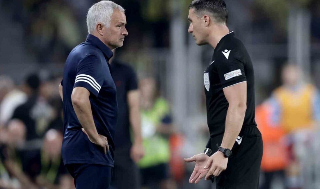 Fenerbahçe, UEFA Şampiyonlar Ligi 3. Eleme Turu'nda Feyenoord'u 5-2 mağlup