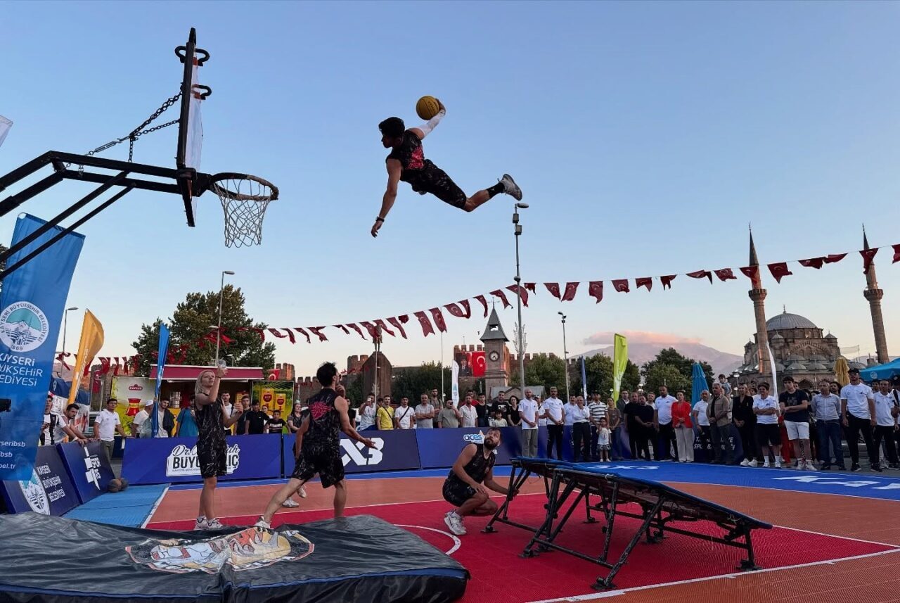 Kayseri'de düzenlenen Türkiye'nin ilk FIBA onaylı 3x3 Uluslararası Basketbol Turnuvası,