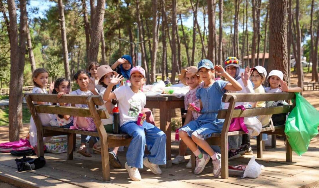 Ümraniye Belediyesi, yaz Kur’an kursuna katılan öğrenciler için piknik düzenleyerek