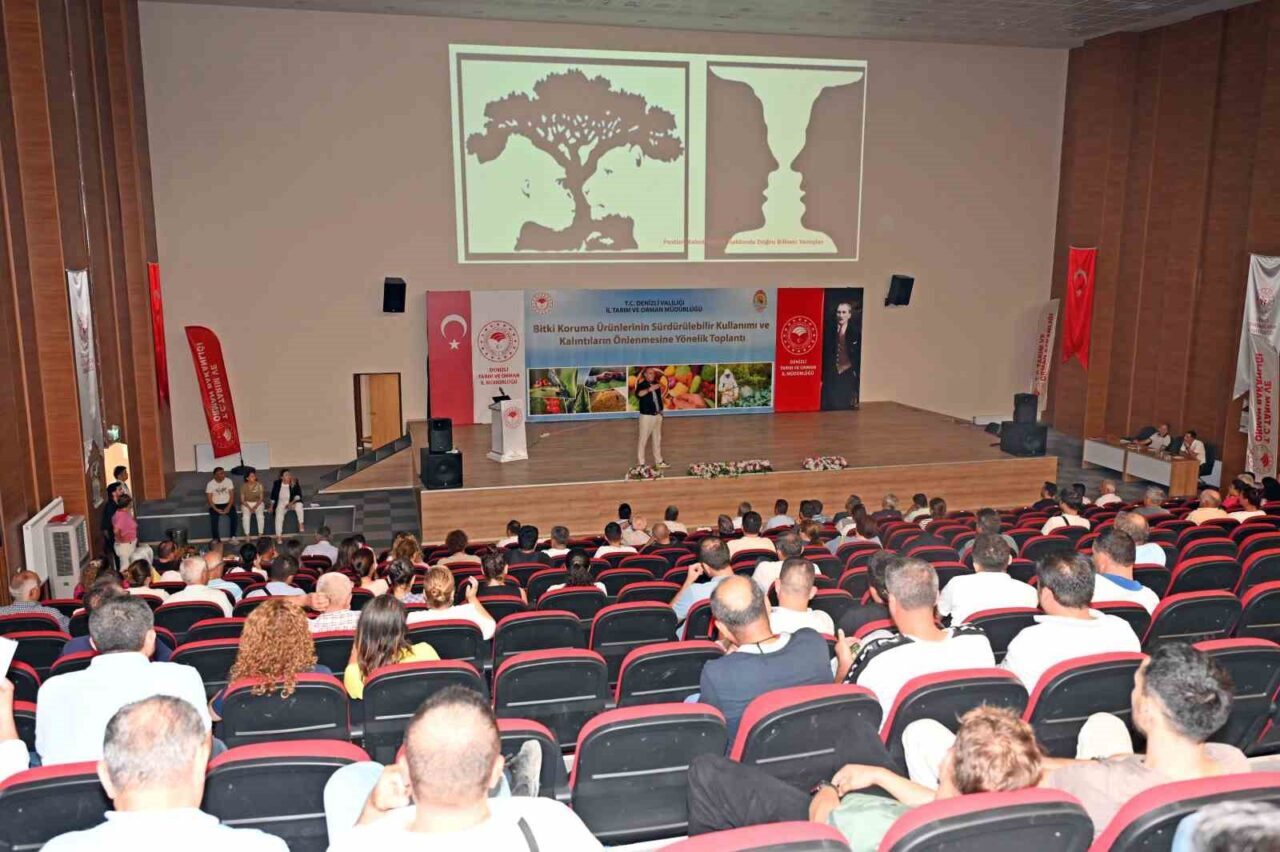 Denizli'de bitki koruma ürünlerinin sürdürülebilir kullanımı üzerine bir toplantı düzenlendi.