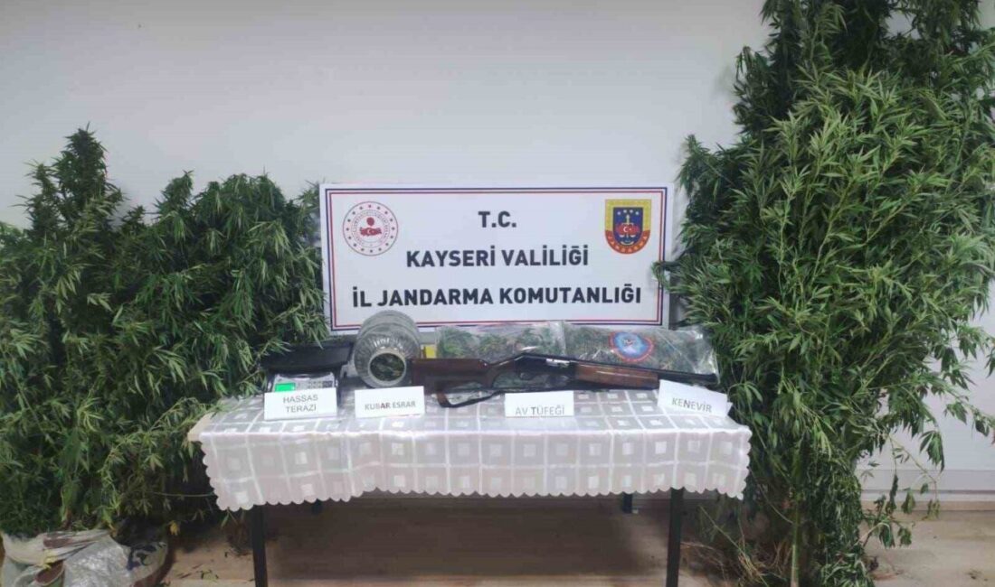 Kayseri'de jandarma, H.O. isimli şahsın evinde yaptığı aramada turşu bidonunda