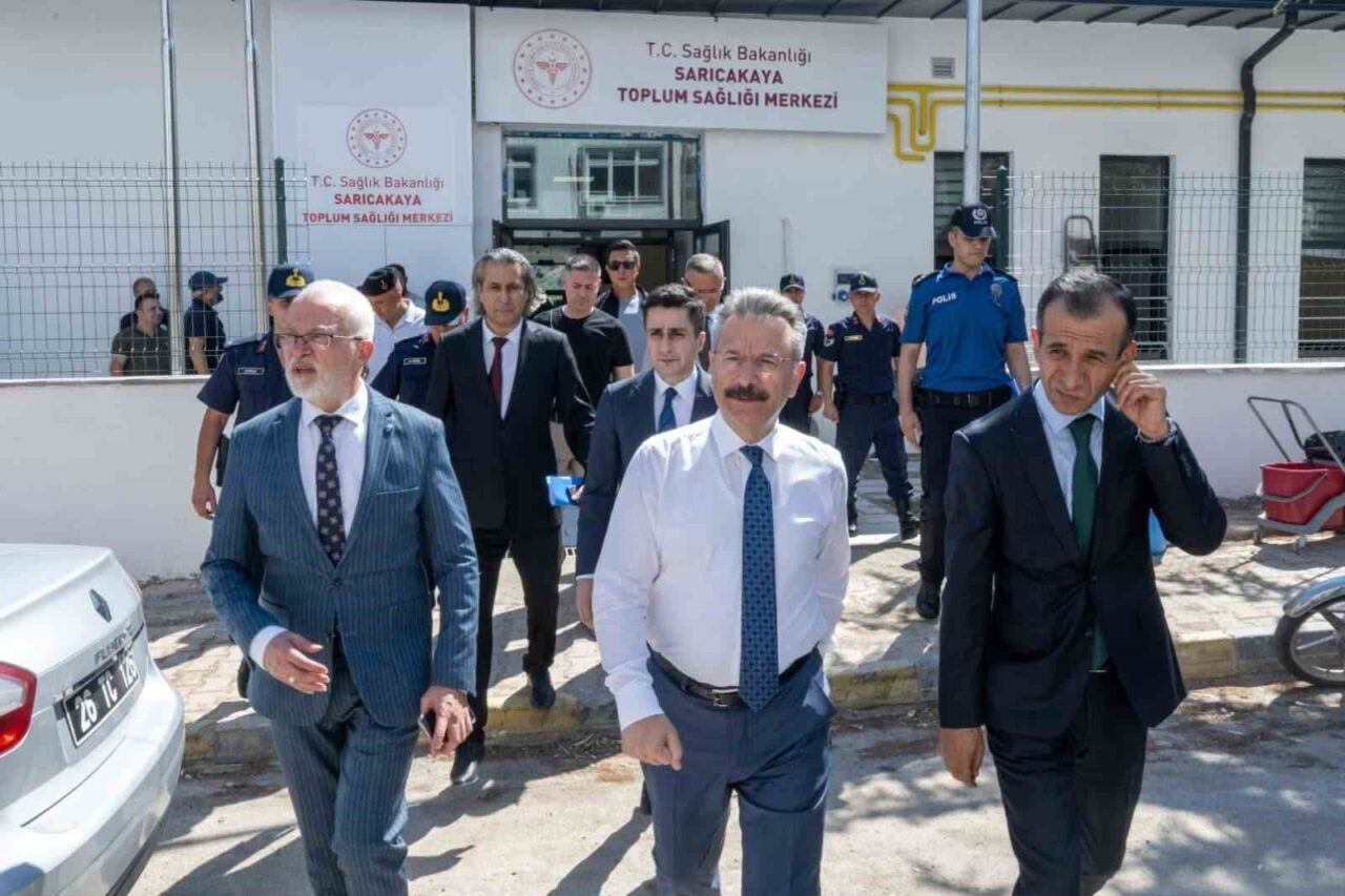 Eskişehir Valisi Hüseyin Aksoy, İl Sağlık Müdürü Doç. Dr. Yaşar