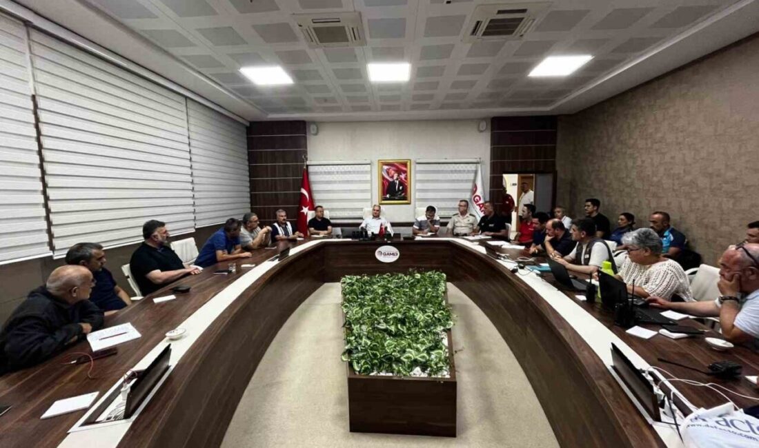 Manisa Valisi Vahdettin Özkan, Balıkesir’in Sındırgı ilçesindeki 6.1 büyüklüğündeki depremin