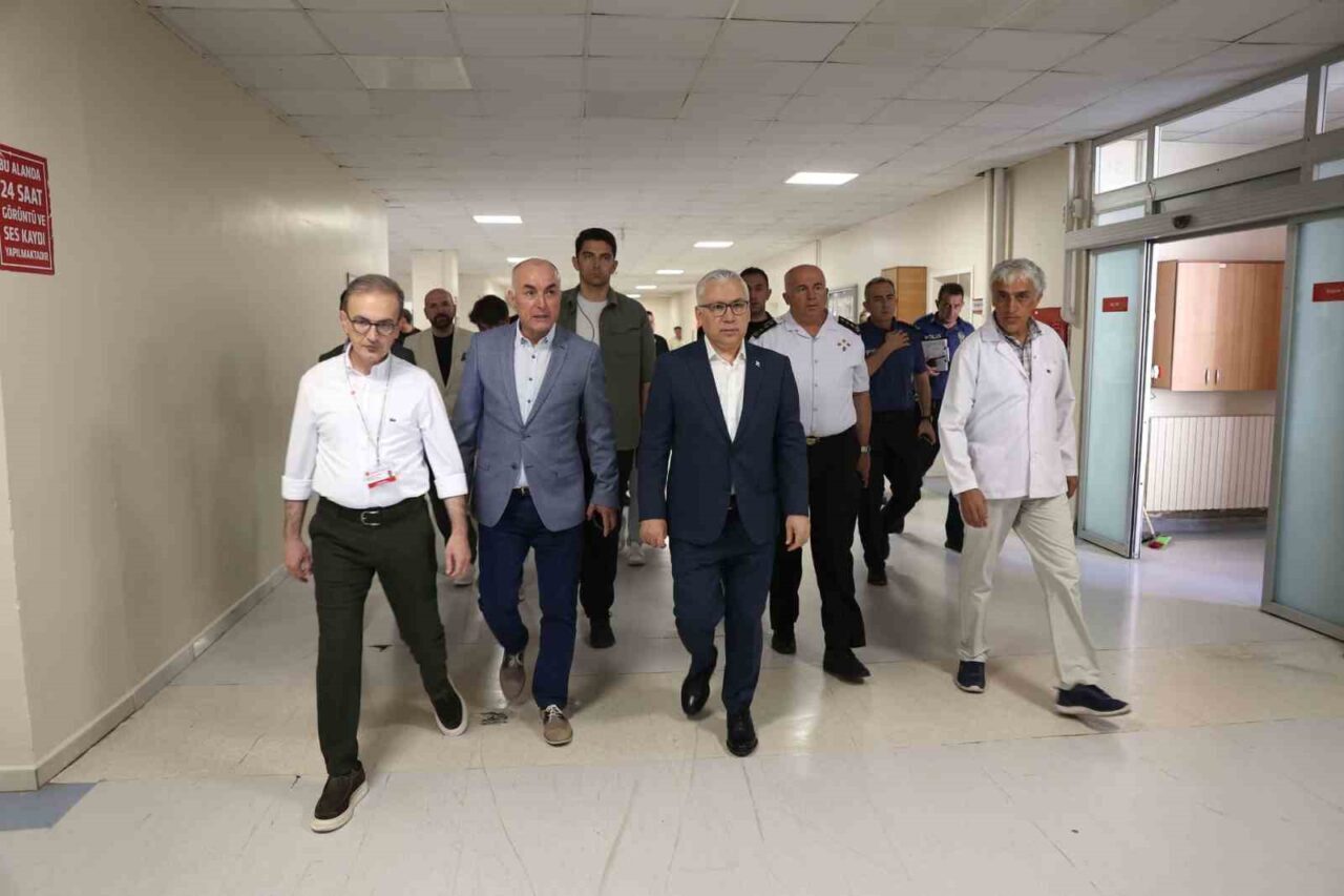 Sivas Valisi Yılmaz Şimşek, kazalar sonrası Sivas Numune Hastanesi ve