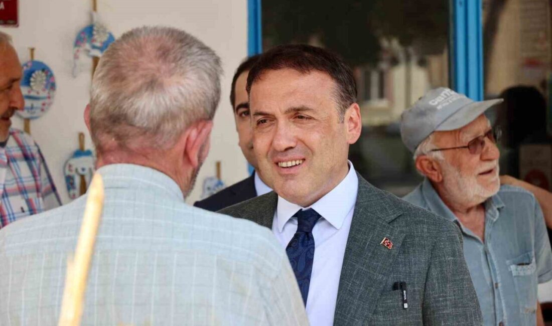 Bilecik Valisi Faik Oktay Sözer, Yenipazar'da esnaf ve vatandaşlarla buluşarak