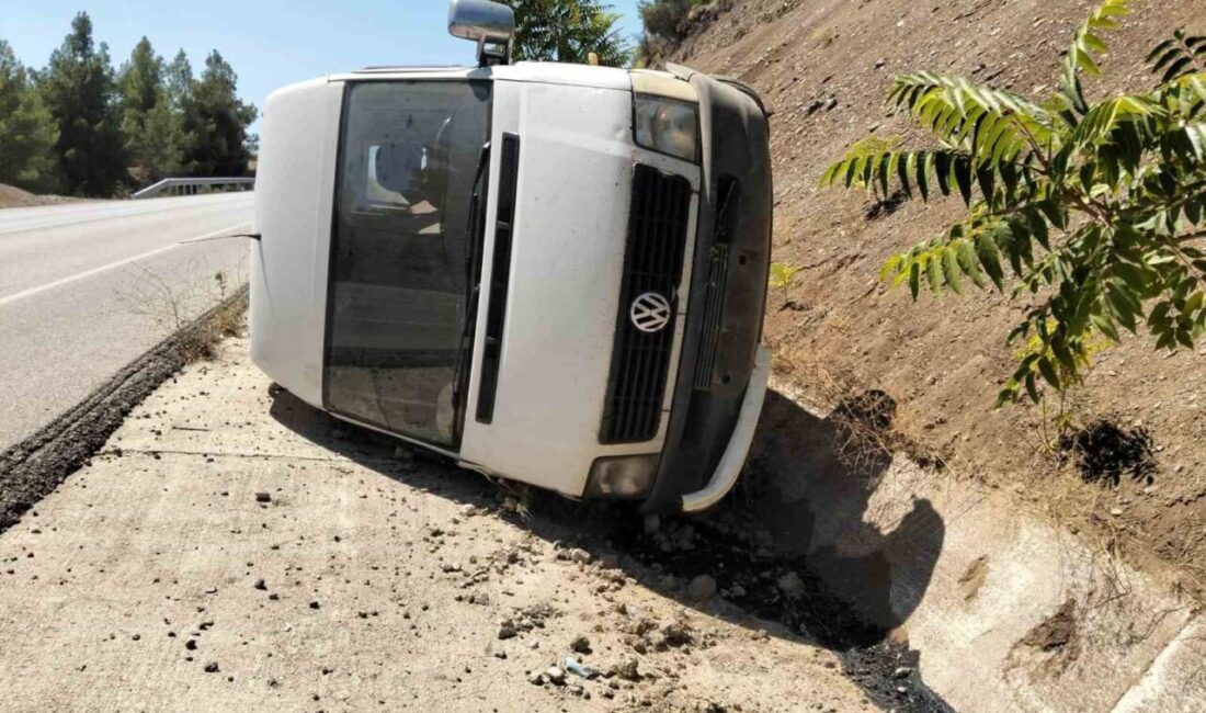 Burdur'un Gölhisar ilçesinde, Alişan A. (58) yönetimindeki minibüs viraja hızlı