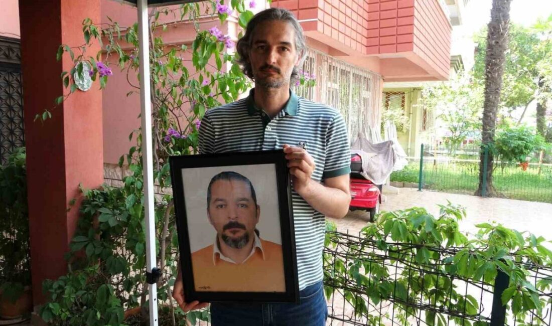 Ordu'da, 2021 yılında balkonunda çiçeklerle uğraşırken başına saçma isabet eden