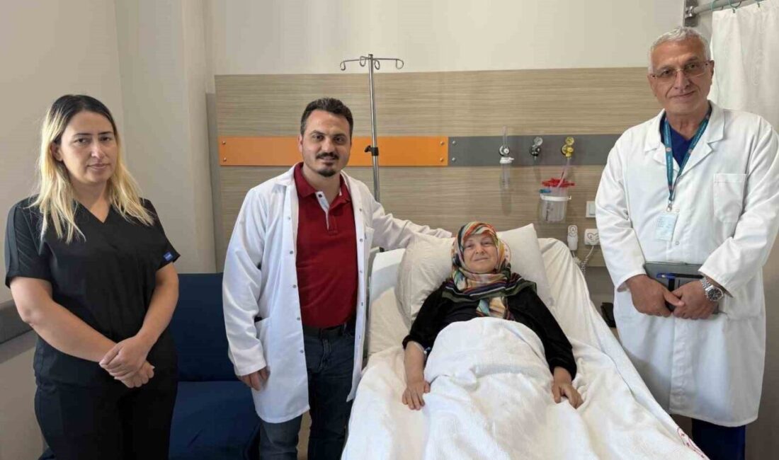 Yalova Eğitim ve Araştırma Hastanesi'nde, 75 yaşındaki B.G.'ye beyindeki anevrizma