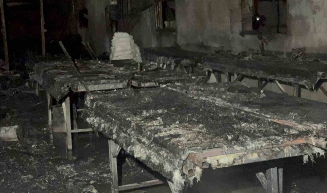 Kocaeli'nin Dilovası ilçesindeki bir mermerit atölyesinde çıkan yangın, kısa sürede