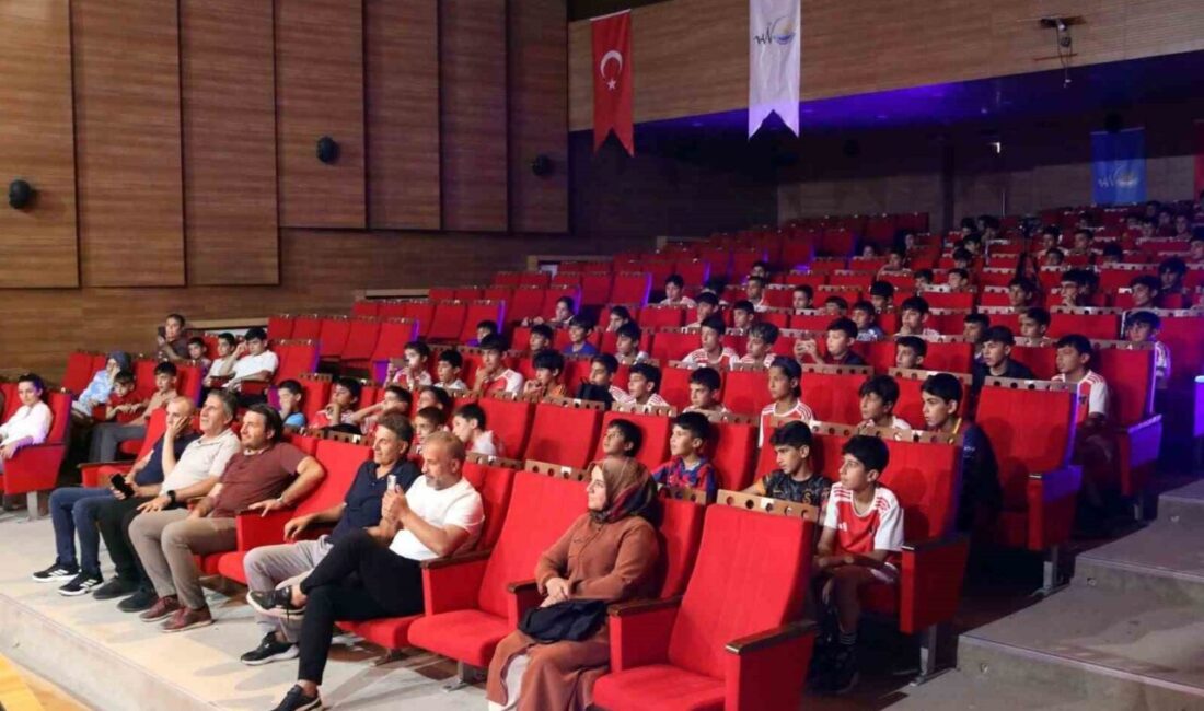Van Büyükşehir Belediyespor Kulübü, yaz spor okullarında eğitim alan çocuklara