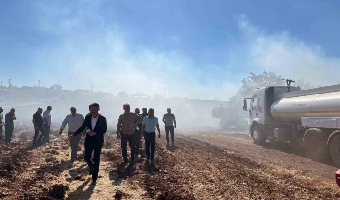 Kırıkkale'nin Delice ilçesindeki Çerikli Beldesi'nde büyük saman balyalarının tutuşması sonucu