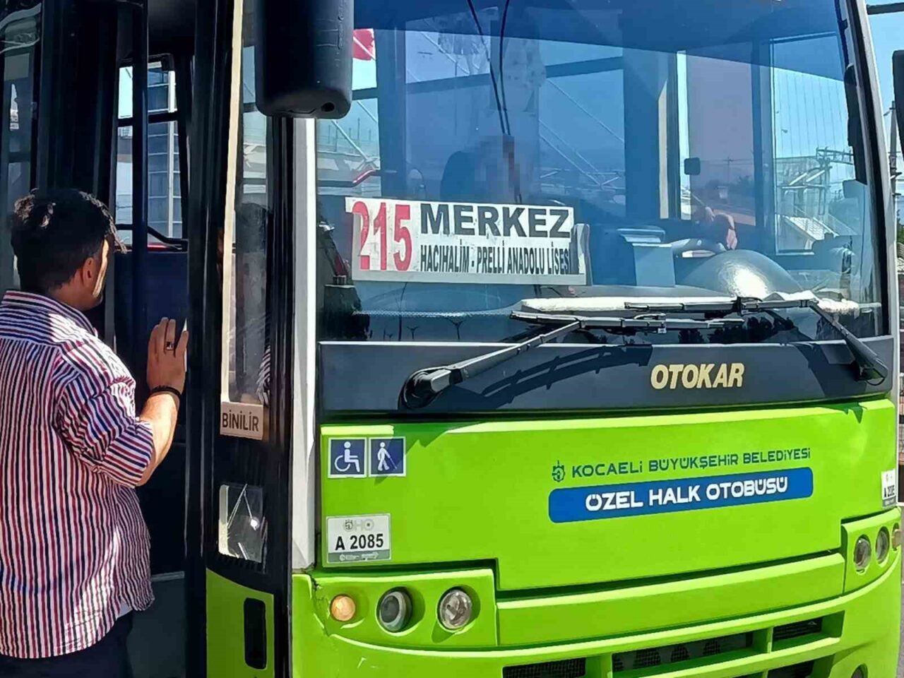 Kocaeli İzmit'te halk otobüsü şoförü Adem K., yolcusuyla tartıştıktan sonra