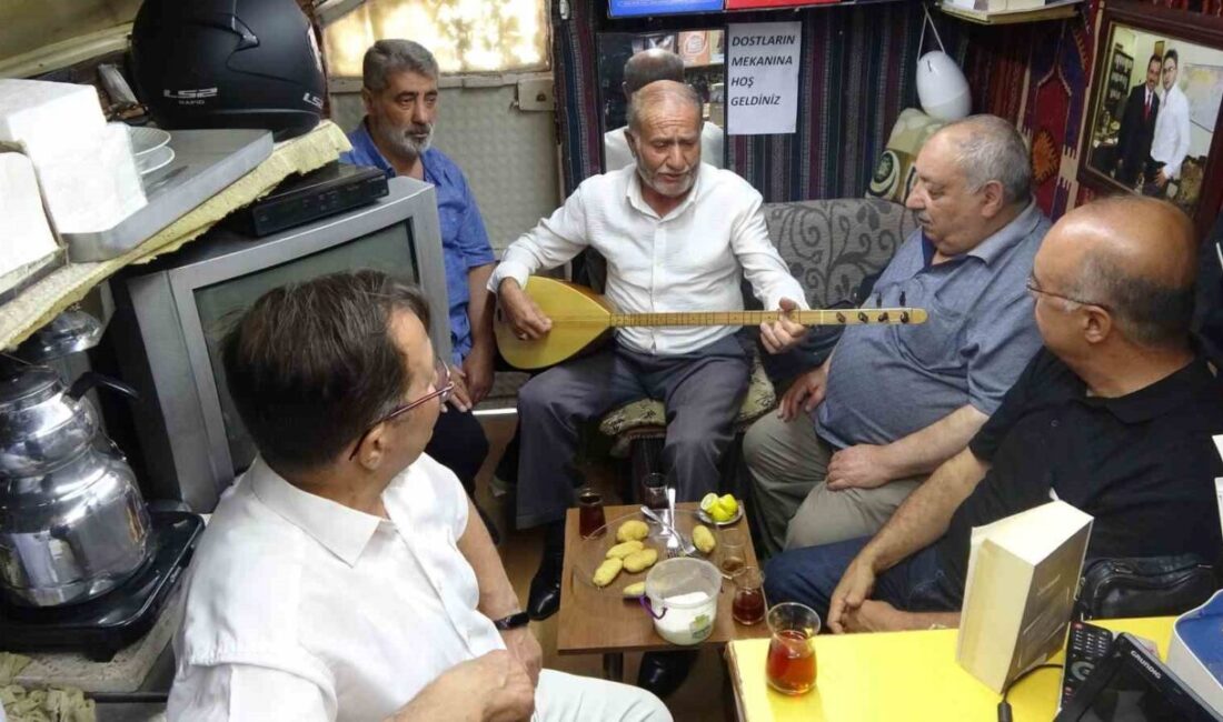 Sivas'ta Bekir Doğan'ın 4 metrekarelik garajı, sanatseverler için önemli bir