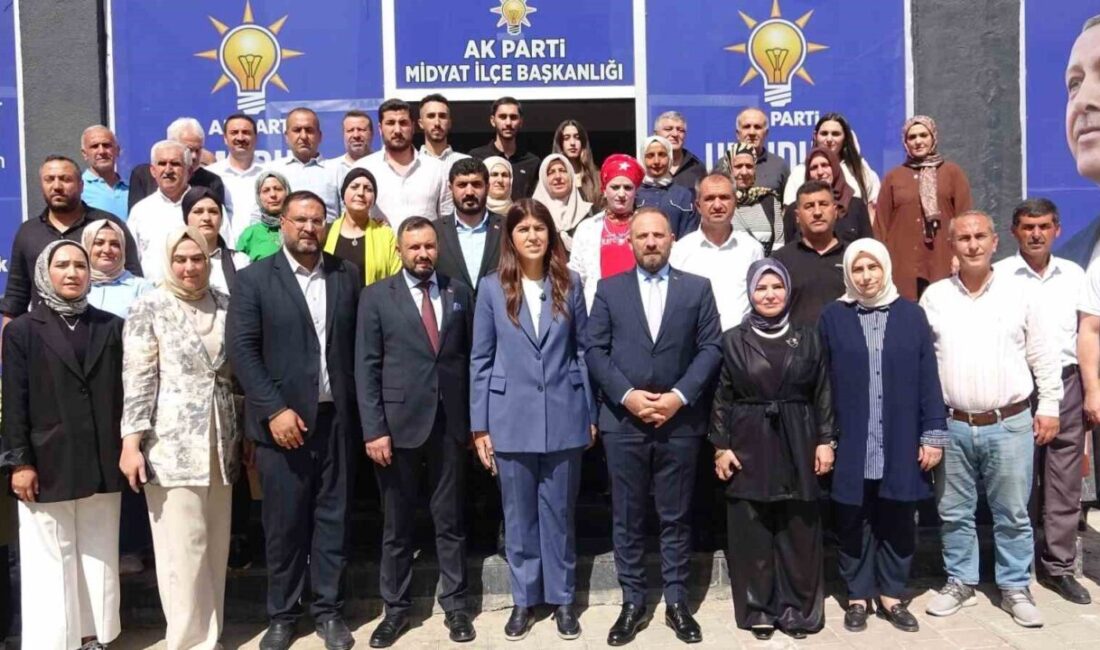AK Parti İstanbul Milletvekili Derya Ayaydın, "Türkiye Buluşmaları" etkinliğiyle Midyat'a