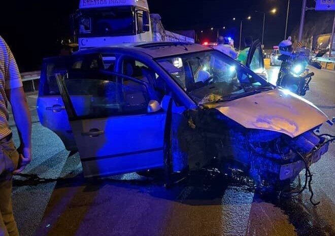 Amasya'da K.Y. yönetimindeki otomobil bariyere çarparak kaza yaptı. Olayda M.S.Ç.