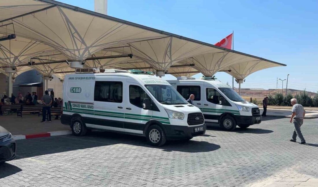 Ankara'nın Sincan ilçesinde, Ahmet Murat, eşi Zeynep Murat ile çıkan