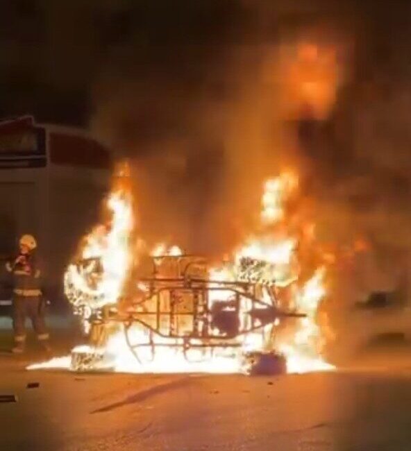Antalya'nın Kumluca ilçesinde, devrilen UTV motorun alev alması sonucu 31