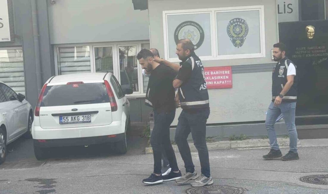 Kocaeli'nin Gebze ilçesinde lüks cipin sürücüsü O.C. (33), çocuklarının önünde