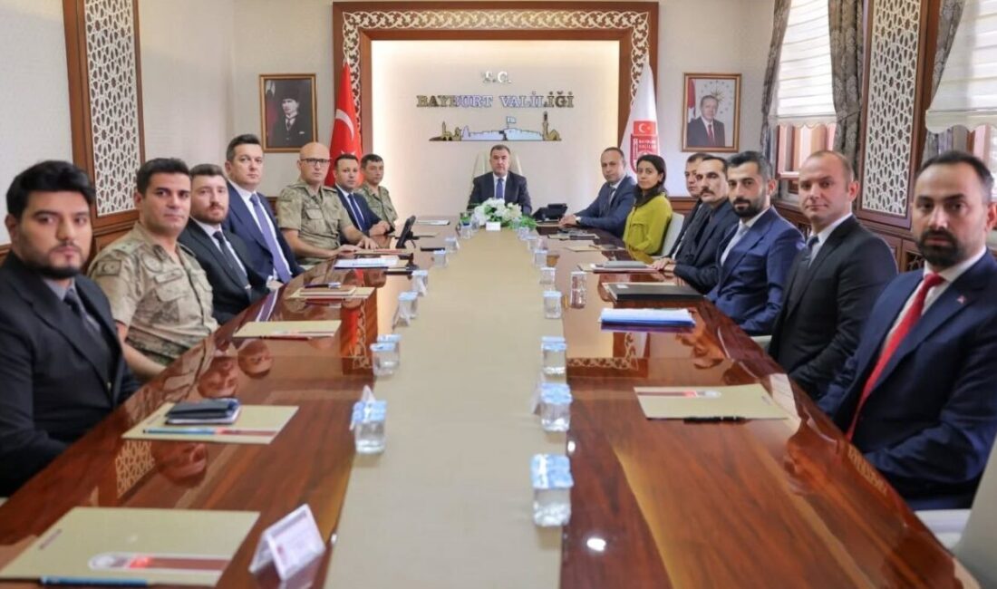 Bayburt'ta, Vali Mustafa Eldivan'ın öncülüğünde güvenlik koordinesi sağlamak amacıyla bir