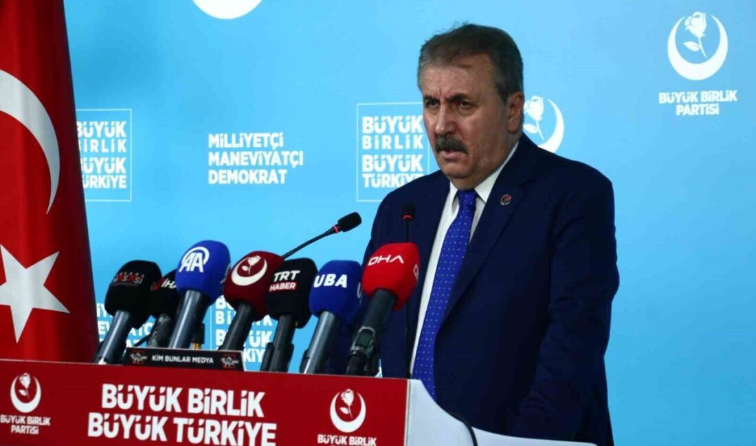 Büyük Birlik Partisi Genel Başkanı Mustafa Destici, basın toplantısında İslam