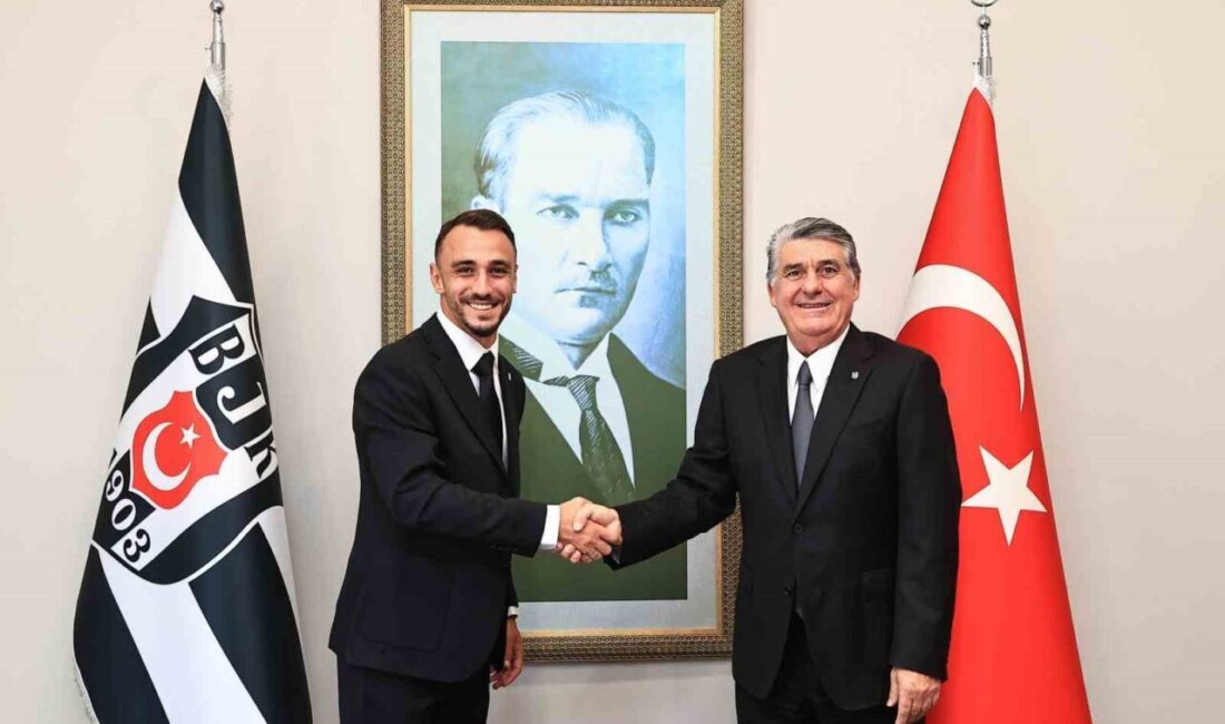 Beşiktaş, Kayserispor'dan Gökhan Sazdağı ile 2+1 yıllık sözleşme imzaladı. Kulüp,