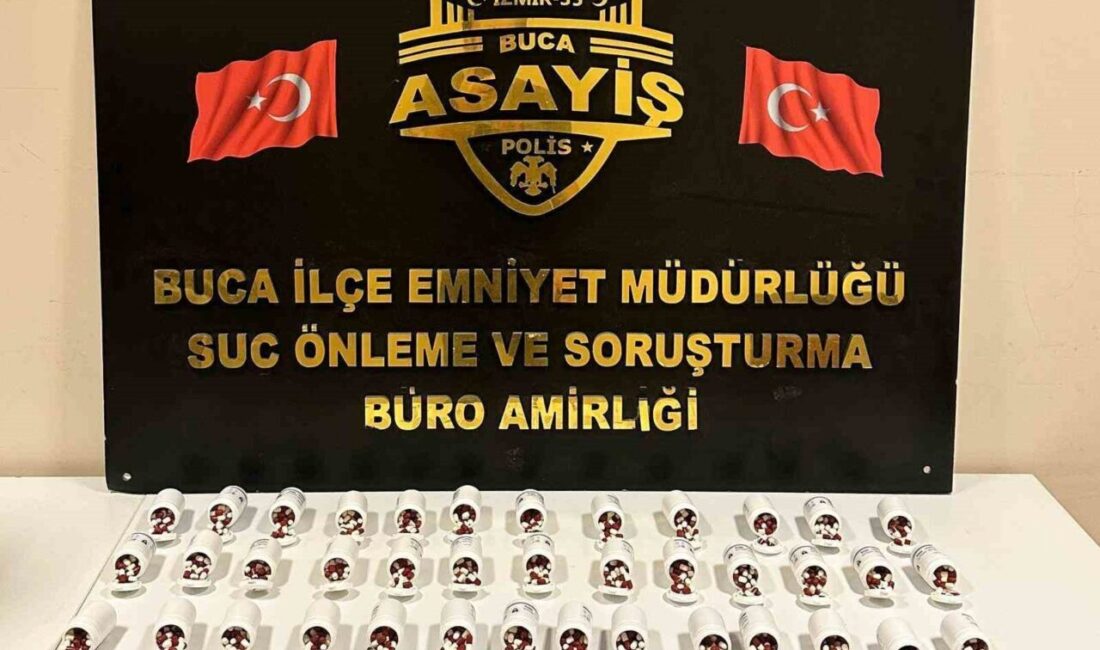 İzmir Buca'da düzenlenen operasyonda, 2.246 sentetik ecza hapı ile yakalanan