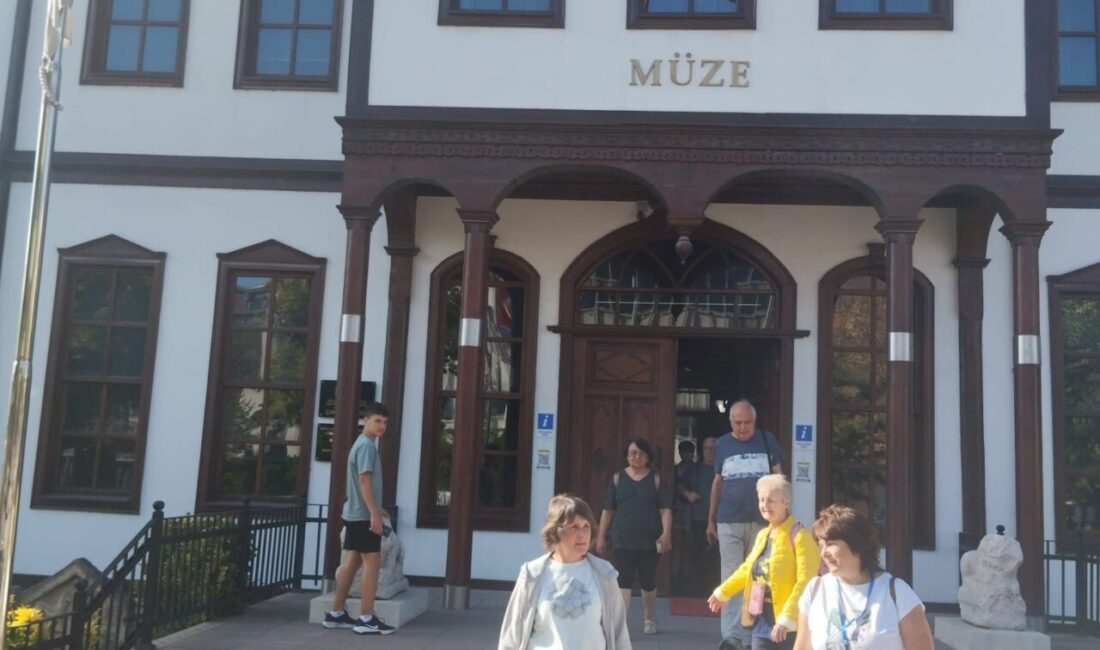 Bulgaristan'dan gelen 30 kişilik turist grubu, Çankırı'nın zengin tarihini keşfetti