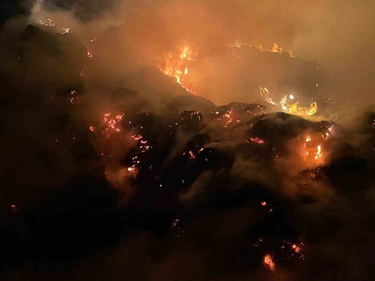 Burdur'un Çallıca köyünde çıkan yangında N.O.'ya ait yaklaşık 2 bin