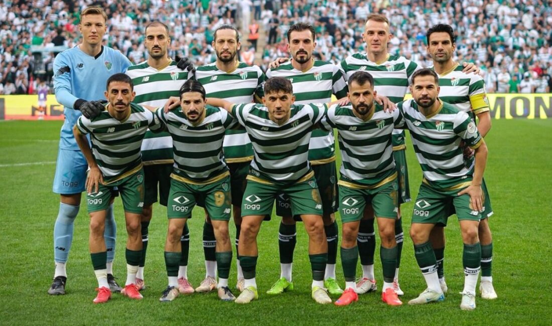 Bursaspor, Nesine 2. Lig Kırmızı Grup'taki 4. maçında Arnavutköy Belediyespor'u