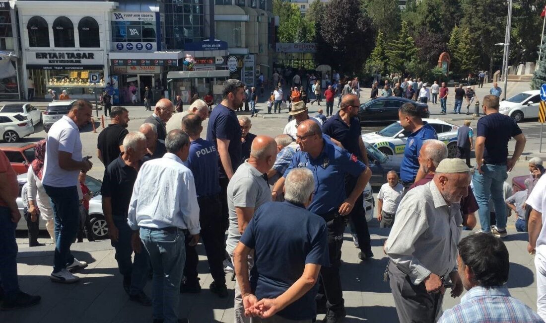 Kayseri'nin Develi ilçesinde, Cuma namazı sonrası D.C. (66) ile eniştesi