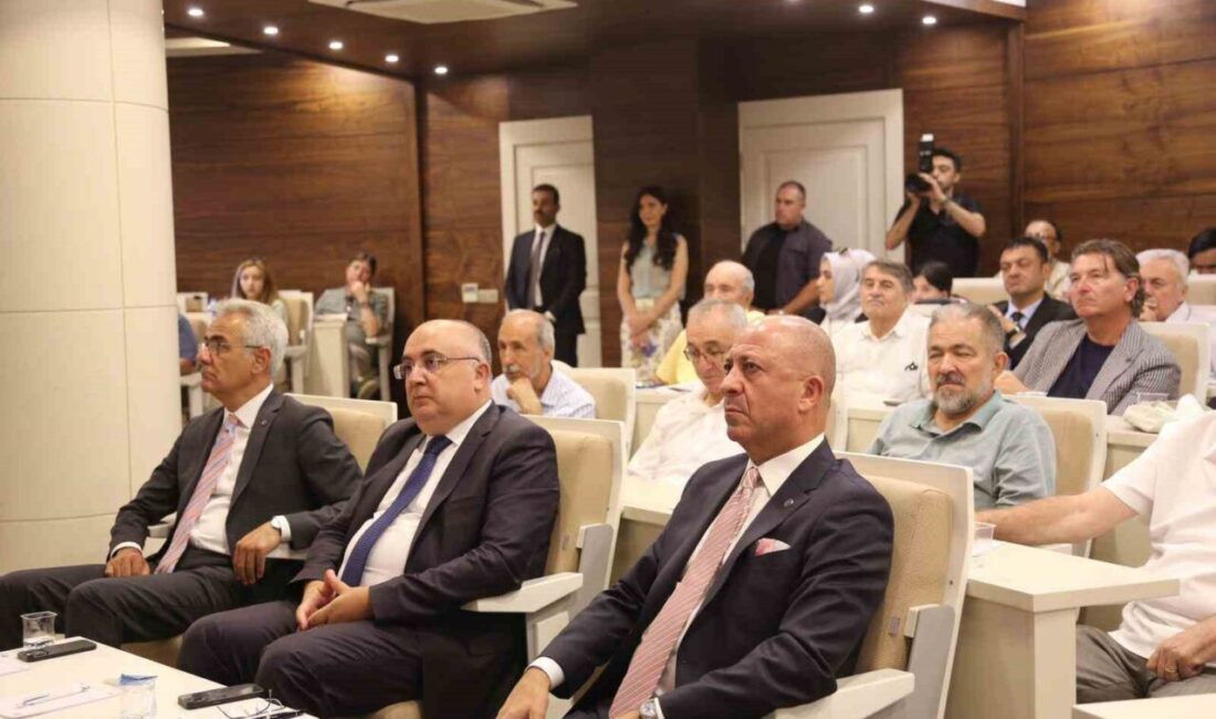 Sivas Ticaret ve Sanayi Odası’nın düzenlediği "Cumhuriyeti Kuran Şehirler Buluşması"na,