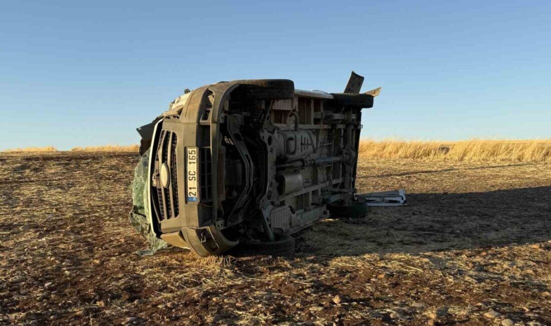 Diyarbakır'ın Sur ilçesinde öğrenci servisi ile bir otomobilin çarpışması sonucu