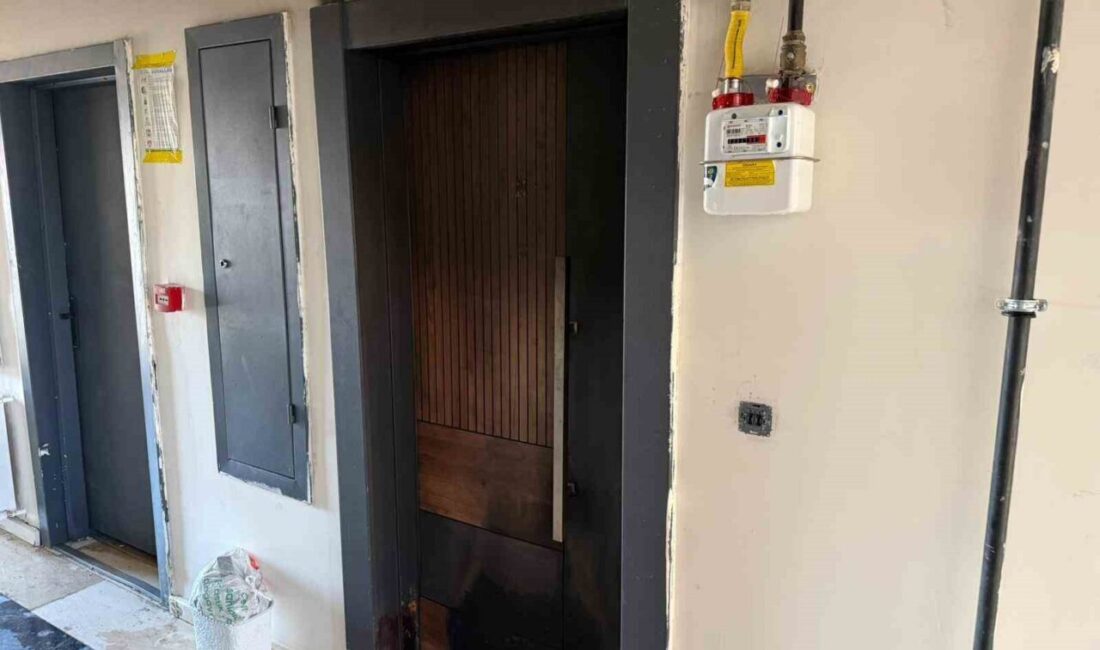 Diyarbakır'ın Bağlar ilçesinde bir apartmanda çıkan yangın, dört kişiyi etkiledi.