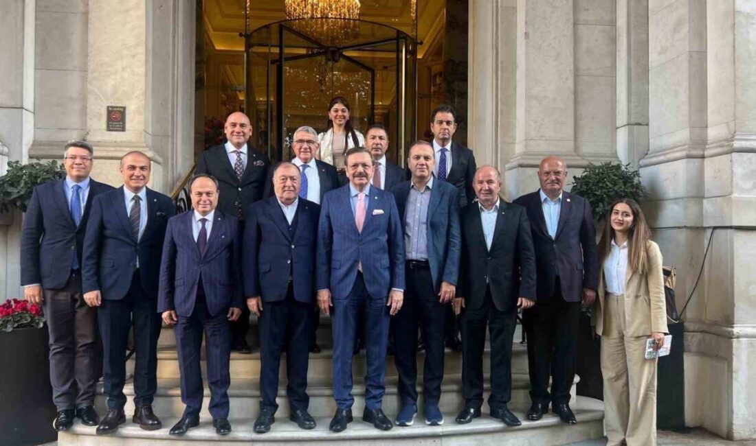 Uğur Erdoğan, Londra'da TOBB Başkanı M. Rifat Hisarcıklıoğlu ile çeşitli