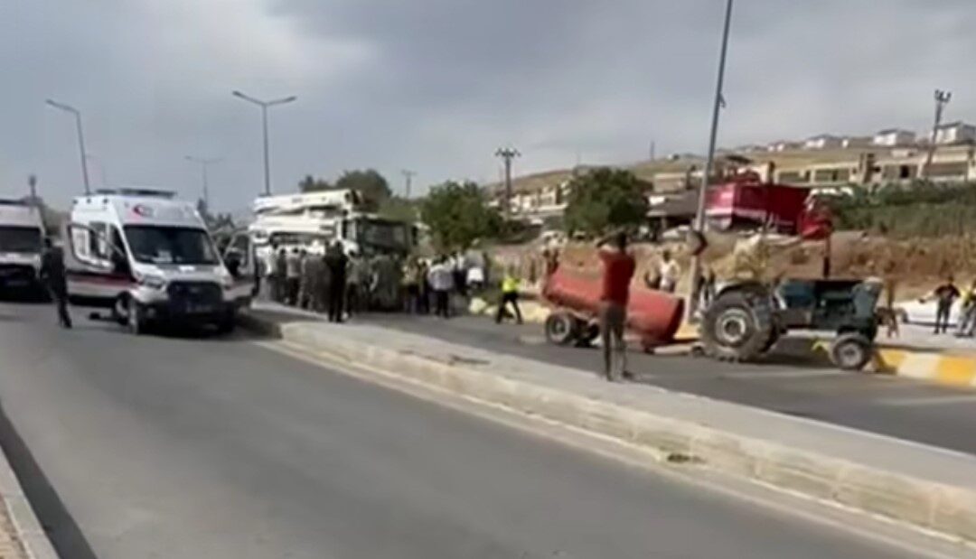 Van’ın Erciş ilçesinde bir beton pompası ile traktör arasında meydana