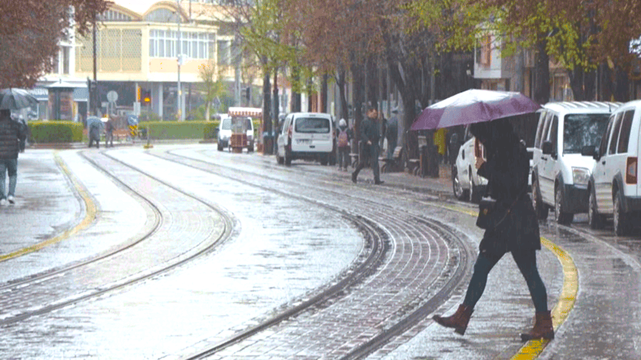 15 Eylül Pazartesi günü Eskişehir genelinde gök gürültülü sağanak yağış