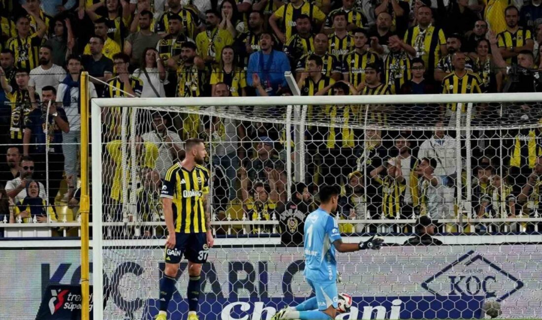 Fenerbahçe, Trendyol Süper Lig'de Alanyaspor ile 2-2 berabere kalarak, evindeki