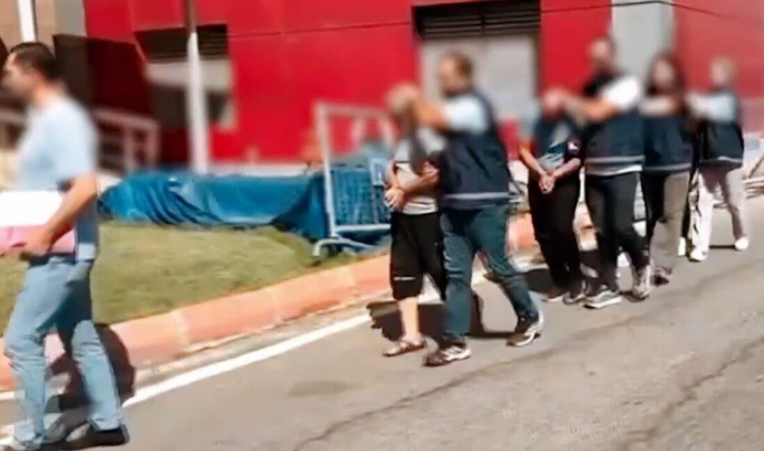 Gaziantep’te yapılan fuhuş operasyonunda, masaj salonu olarak faaliyet gösteren bir