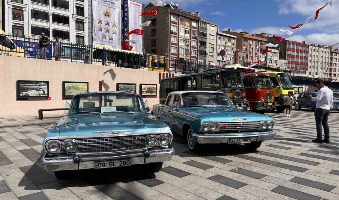 Gaziosmanpaşa Belediyesi, "Nostaljik Otomobil Festivali" ile 600 klasik aracı sergileyerek
