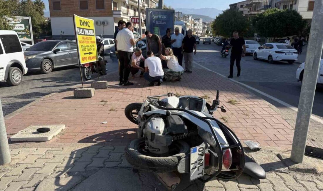 Gazipaşa'da bir motosiklet ve panelvan çarpıştı.  Motosiklet sürücüsü M.A.B.