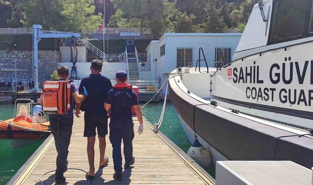 Fethiye açıklarında bir gezi teknesinde rahatsızlanan bir çocuğun tedavisi için