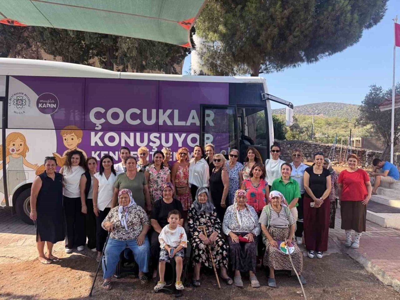 Muğla Büyükşehir Belediyesi, Gezici Da(Ya)nışma Otobüsü ile kırsaldaki kadın ve