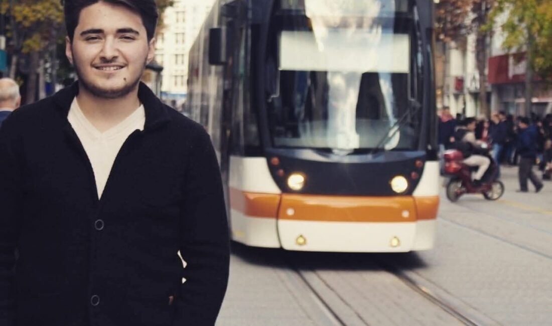 Afyonkarahisar’da meydana gelen trafik kazasında hayatını kaybeden hafız Onur E.,