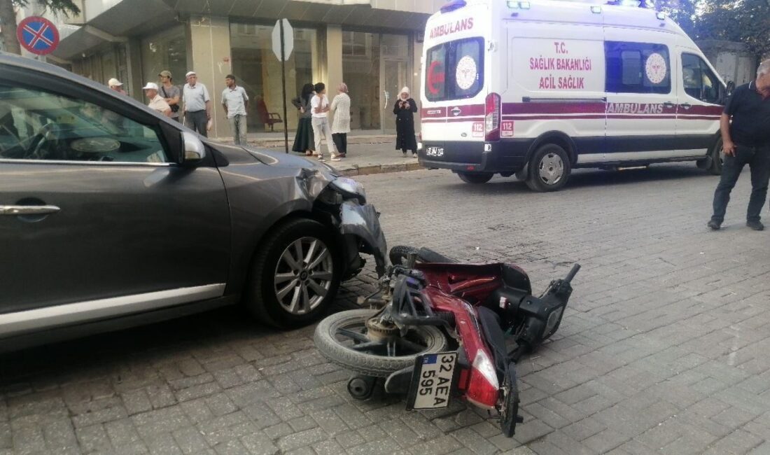 Isparta'nın Yalvaç ilçesinde otomobil ve motosikletin çarpışması sonucu motosiklet sürücüsü