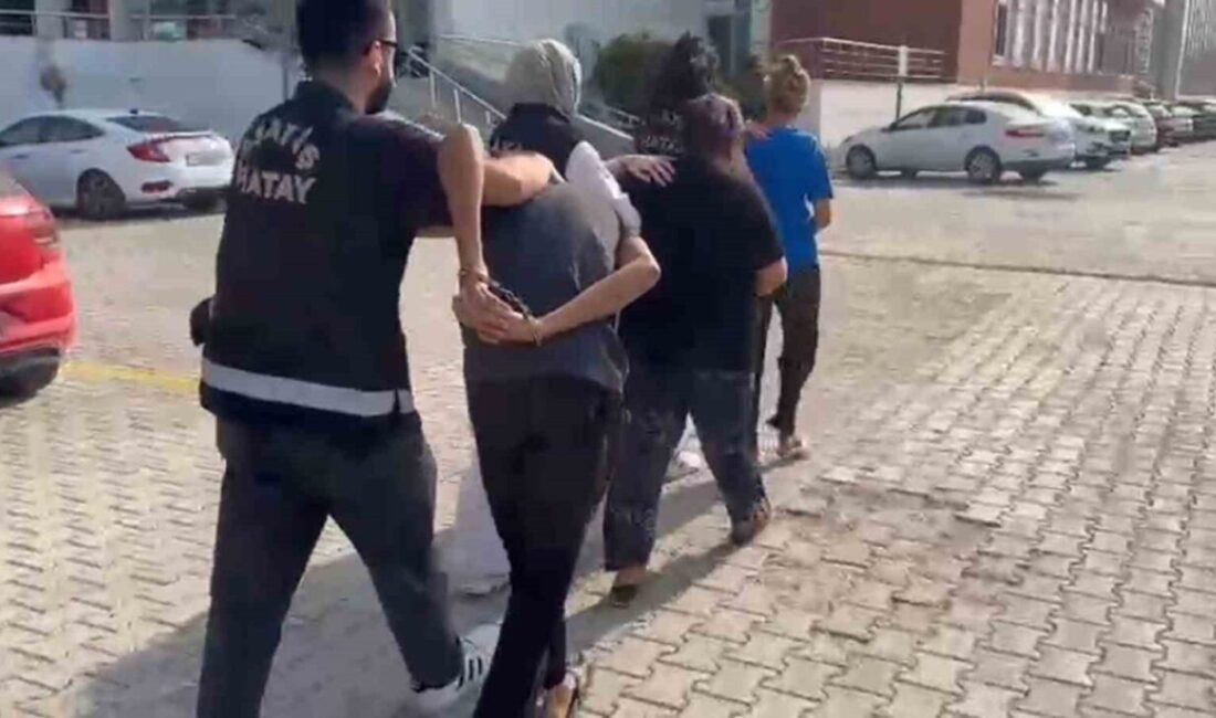 Hatay'ın İskenderun ilçesinde, hırsızlık şüphelisi 4 kişi, yapılan operasyonla yakalandı.
