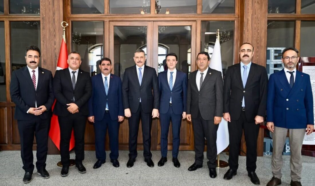 Erzurum Valisi Mustafa Çiftçi, "Birbirimize Candan Bağlıyız Horasan" kan bağışı