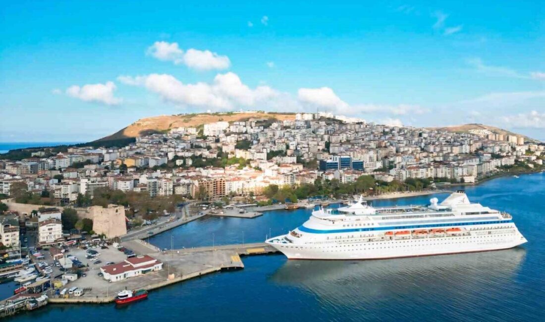 AK Parti Sinop Milletvekili Nazım Maviş, Sinop'ta Karadeniz'in ilk yat