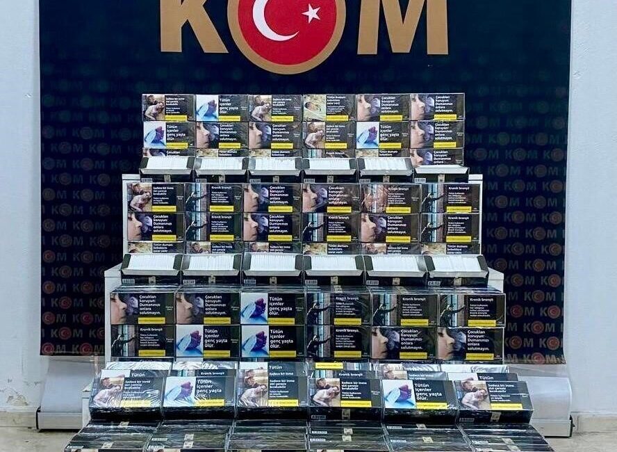 Kars'ta gerçekleştirilen operasyonda, yasa dışı tütün ticaretine karşı 100 bin