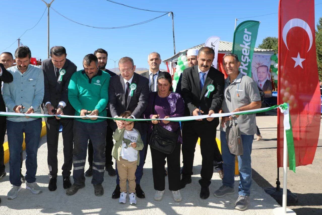Kars'ta 2025-2026 dönemi pancar alım kampanyası Kars Şeker Fabrikası'nda başladı.